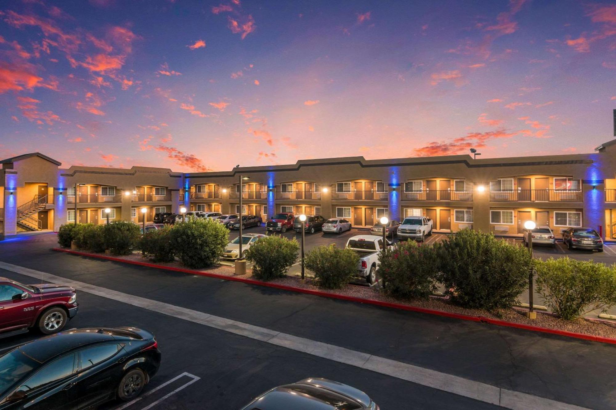 Econo Lodge Hesperia - Victorville I-15 Exteriör bild
