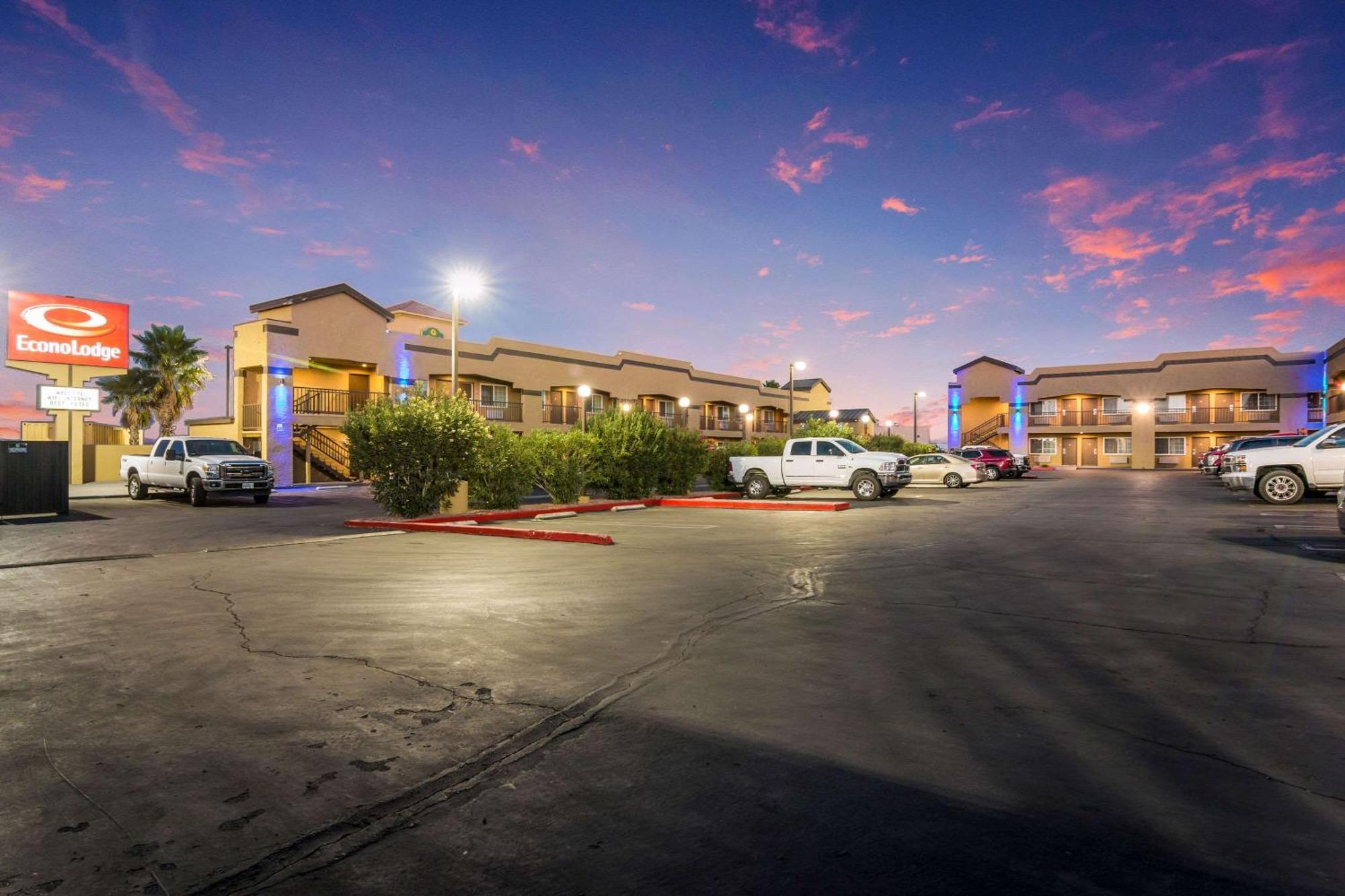 Econo Lodge Hesperia - Victorville I-15 Exteriör bild
