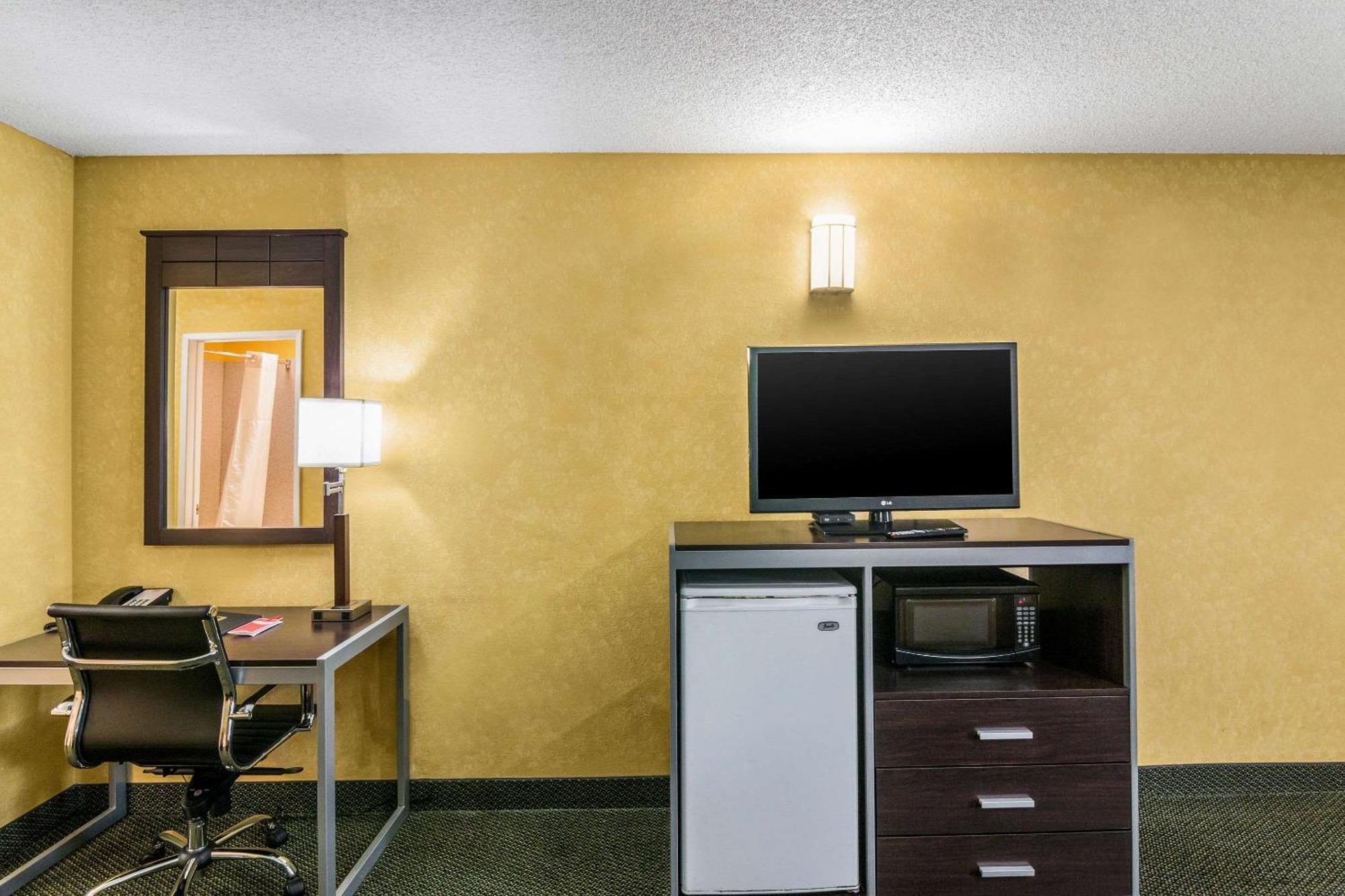 Econo Lodge Hesperia - Victorville I-15 Exteriör bild