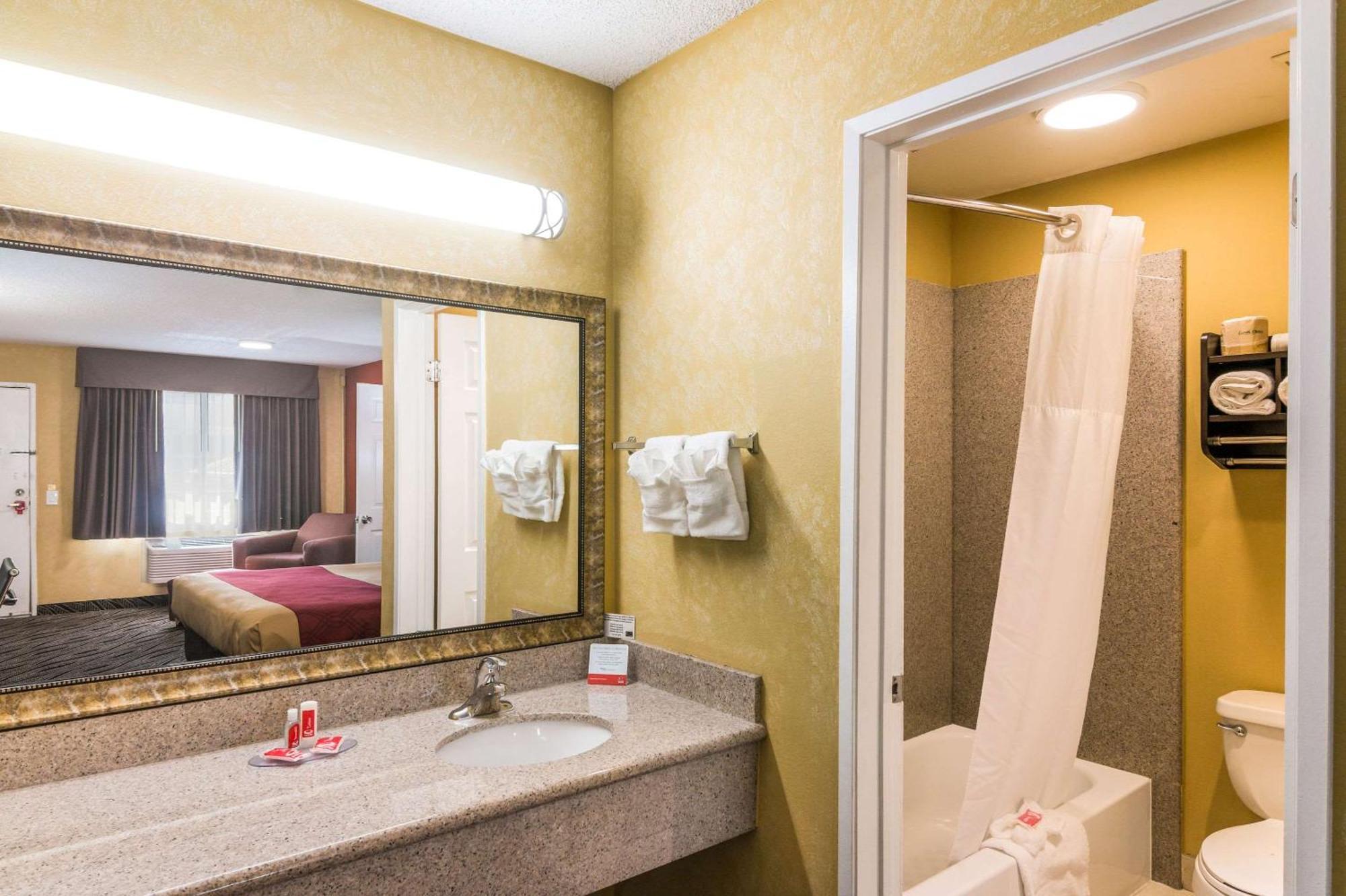 Econo Lodge Hesperia - Victorville I-15 Exteriör bild