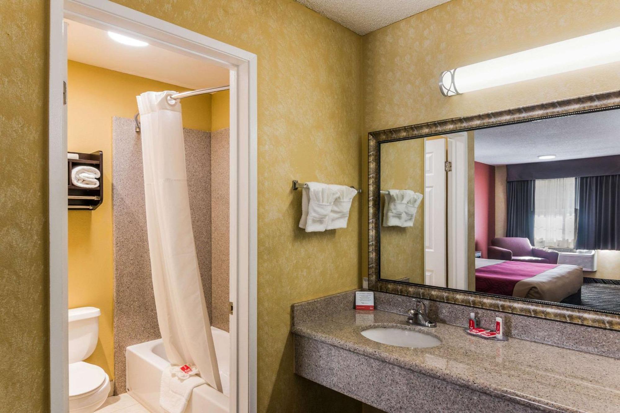 Econo Lodge Hesperia - Victorville I-15 Exteriör bild