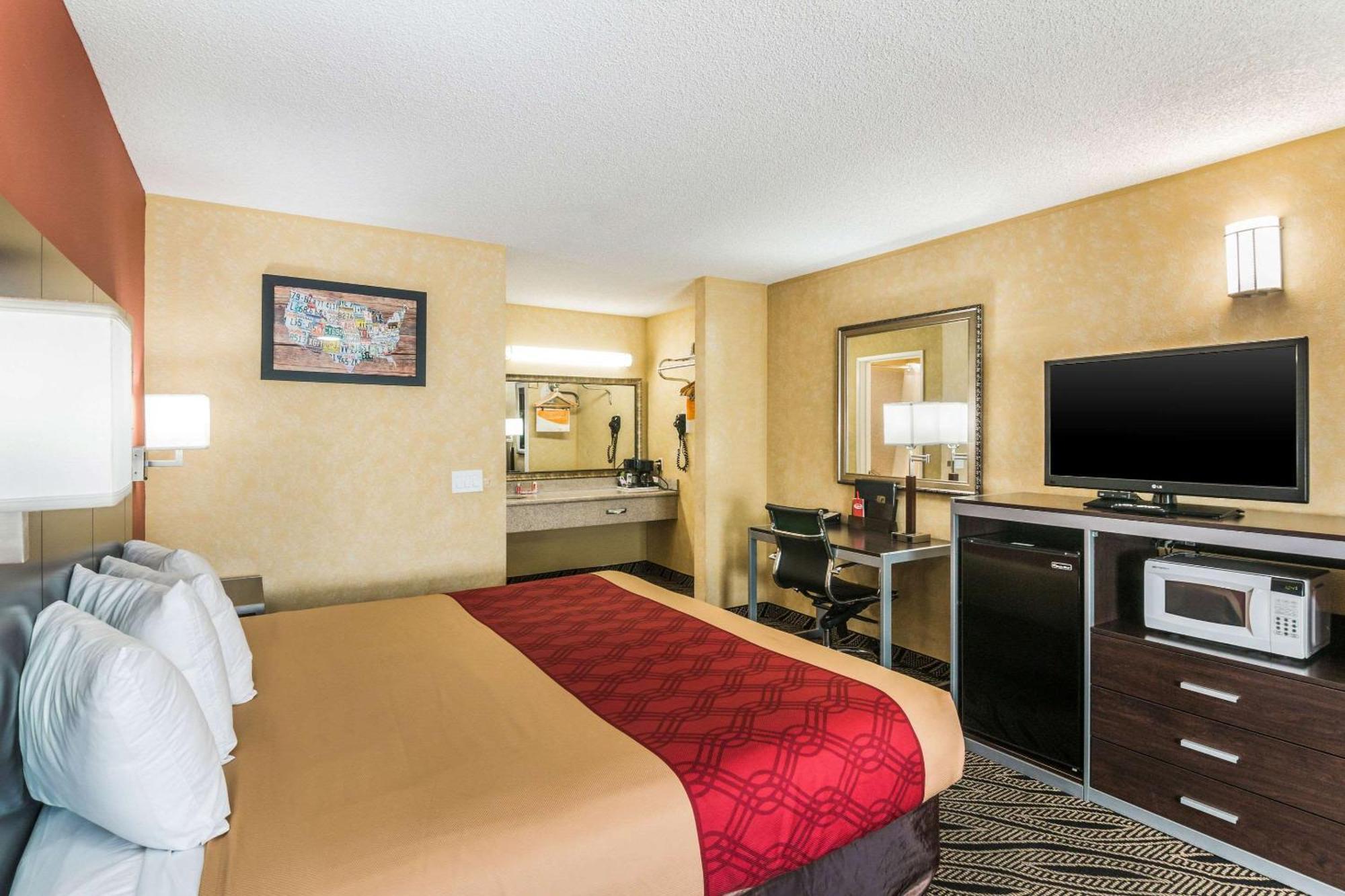 Econo Lodge Hesperia - Victorville I-15 Exteriör bild