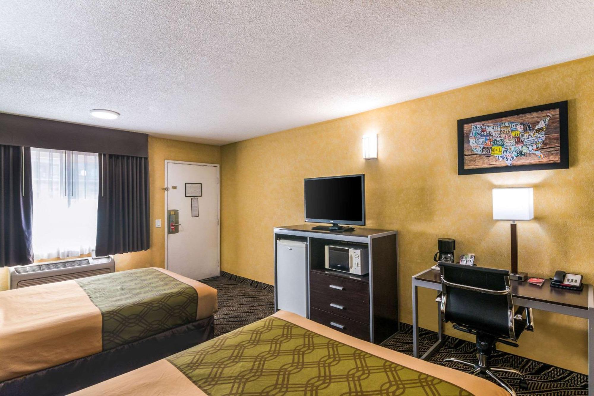 Econo Lodge Hesperia - Victorville I-15 Exteriör bild