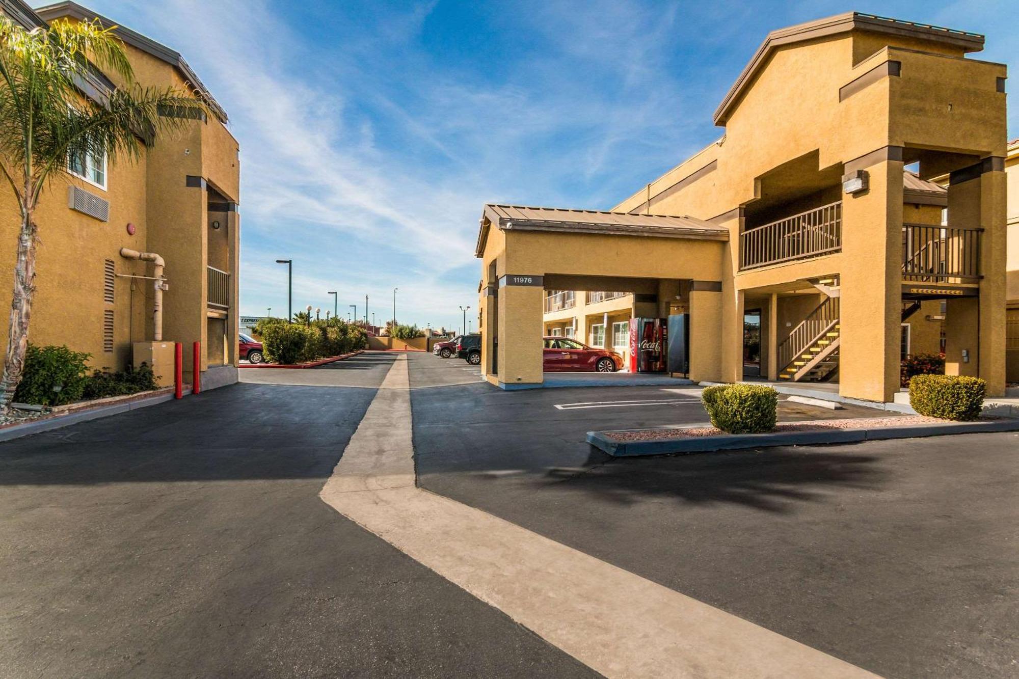 Econo Lodge Hesperia - Victorville I-15 Exteriör bild